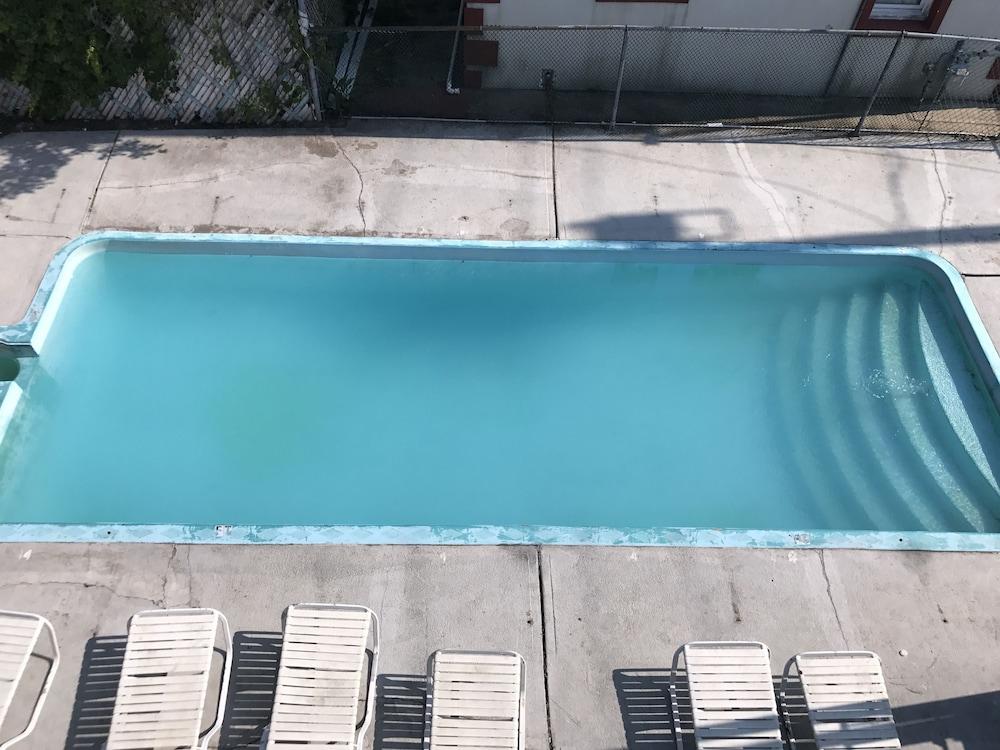 La Fontana Motel photo 13