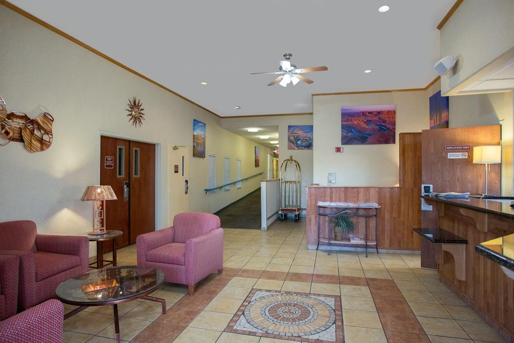 Vagabond Inn Executive - Green Valley photo 32