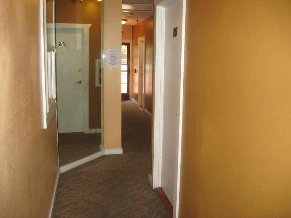 RK Hostel San Diego photo 45