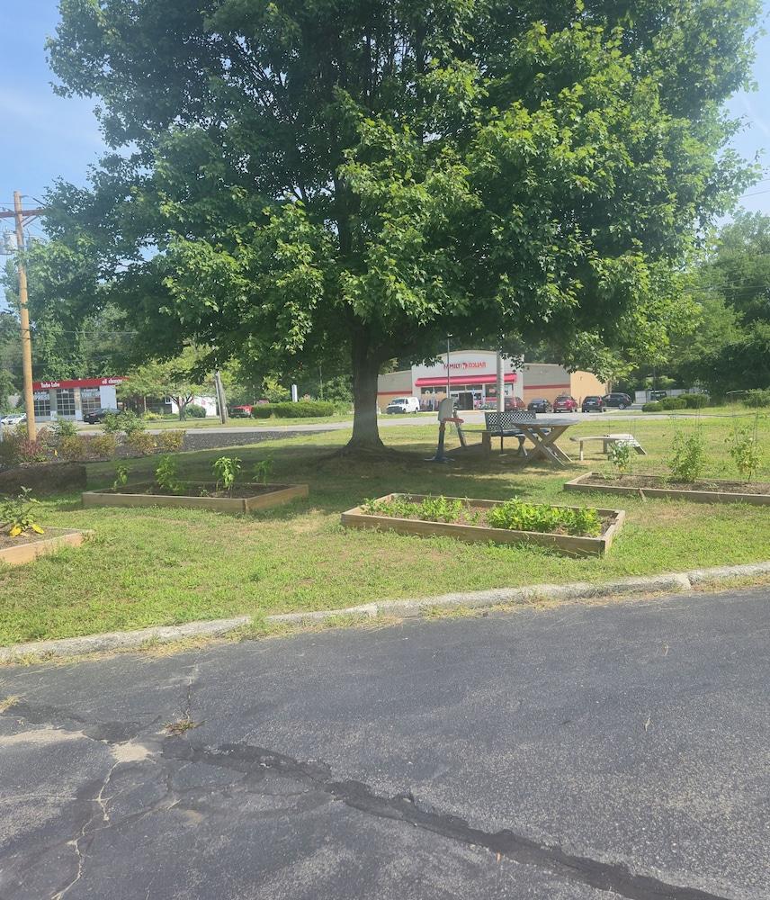 Nashoba Valley Inn & Suites photo 18