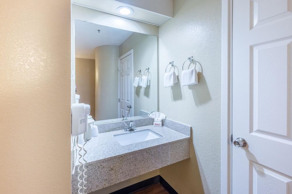 GreenTree Inn Houston IAH Airport photo 25