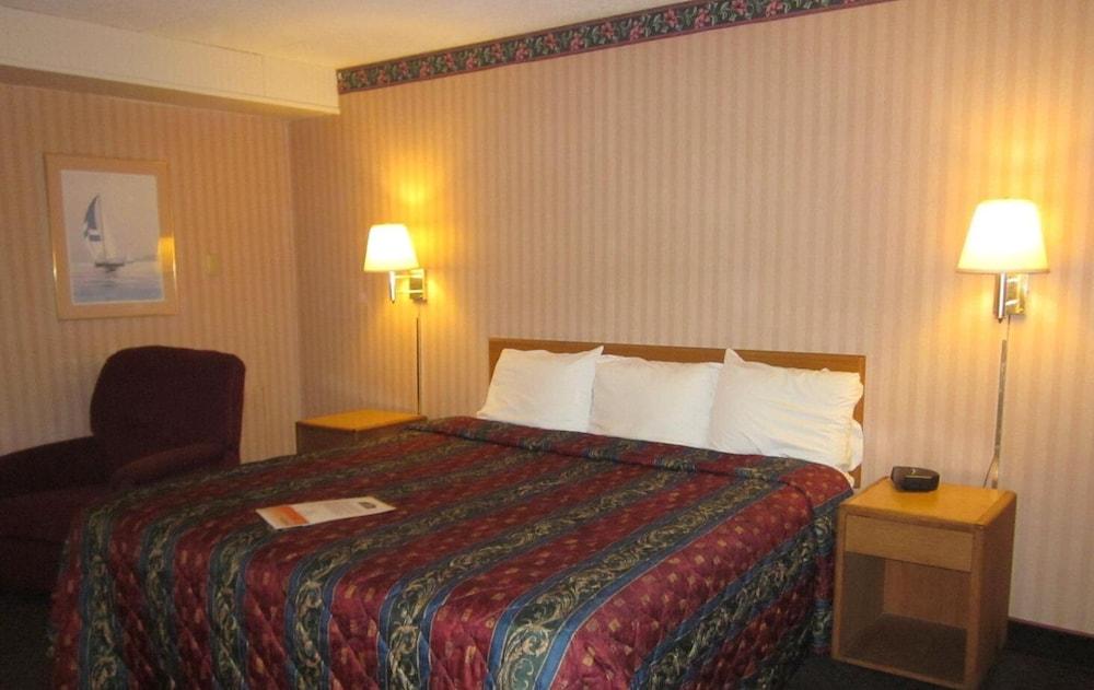 Howard Johnson by Wyndham Benton Harbor/St. Joseph photo 7