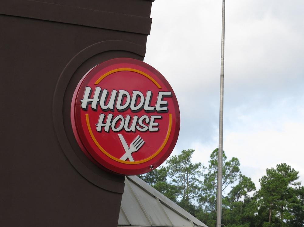 Travelodge by Wyndham Walterboro photo 6