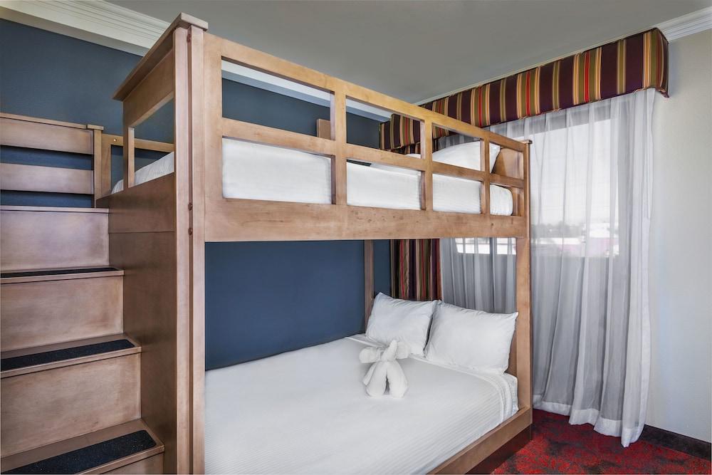 Desert Palms Hotel & Suites photo 12