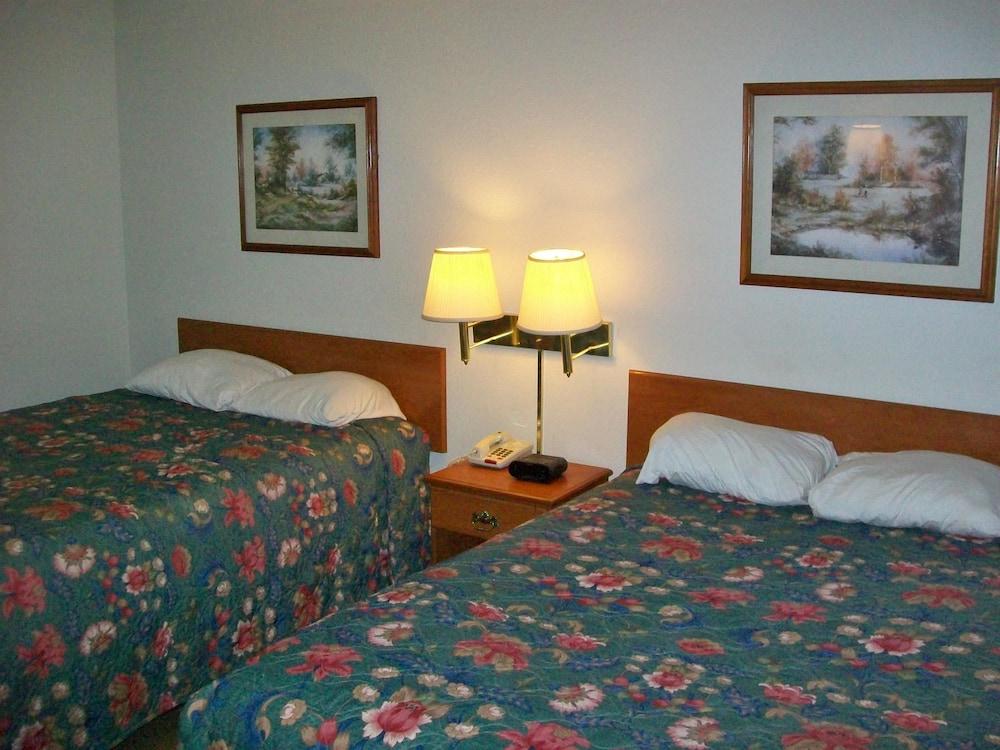 Americas Best Value Inn Smackover photo 25