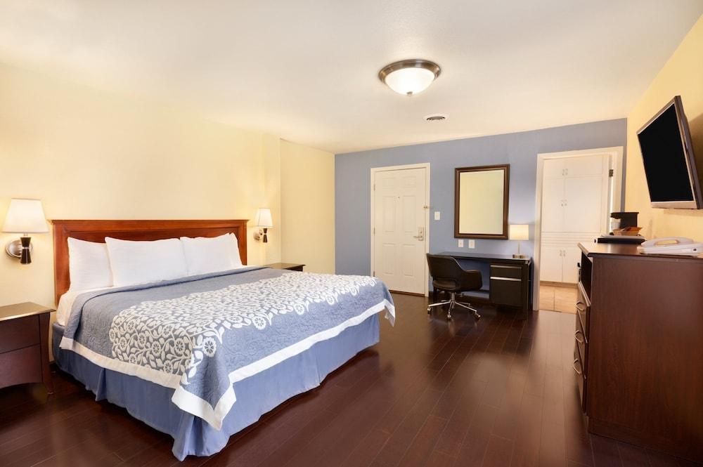 Days Inn by Wyndham Austin/University/Downtown photo 11