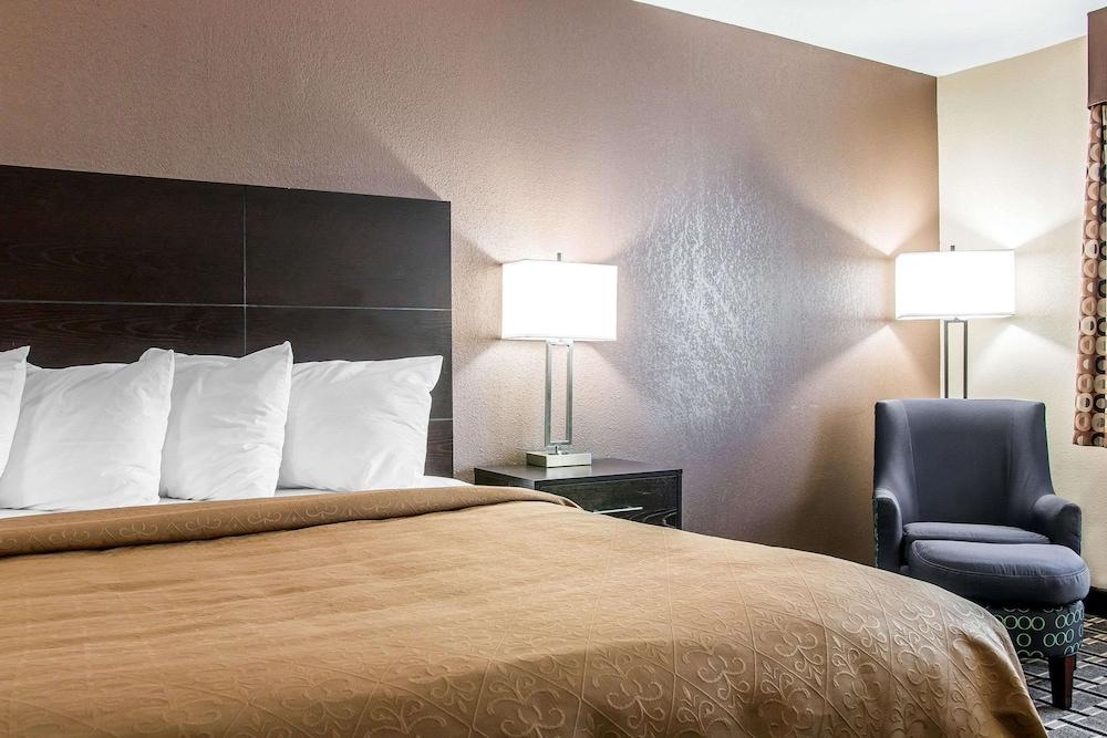Quality Inn Grand Rapids South-Byron Center photo 11