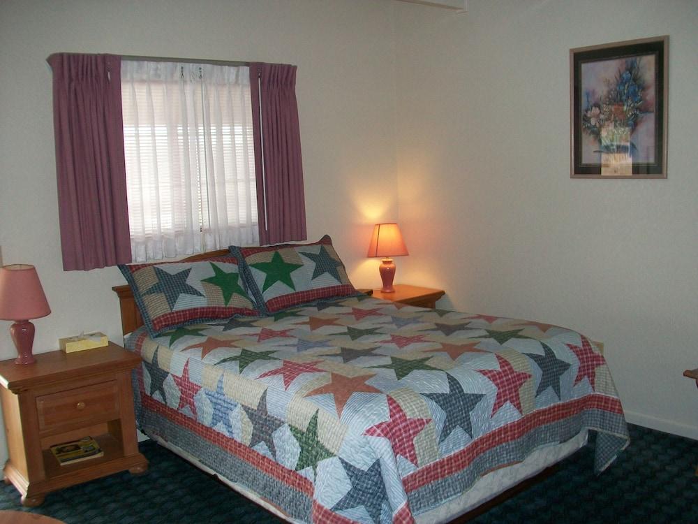 Barewood Inn and Suites photo 6