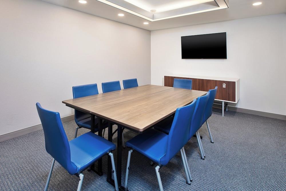 Holiday Inn Express Tuscola by IHG photo 18