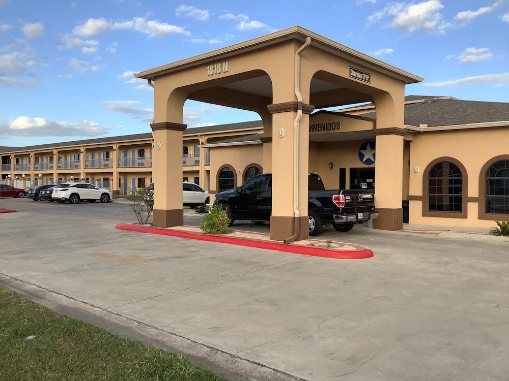 Texas Inn Weslaco photo 60