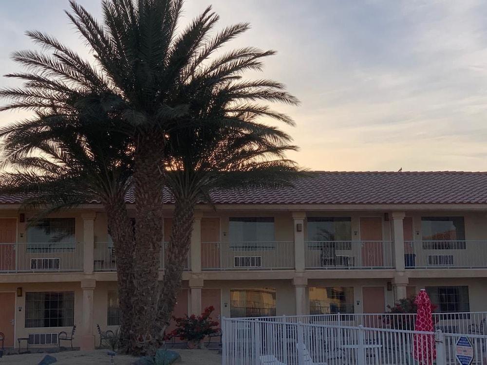 Calipatria Inn And Suites photo 26