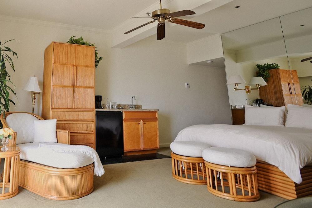 Lighthouse Club Hotel photo 44