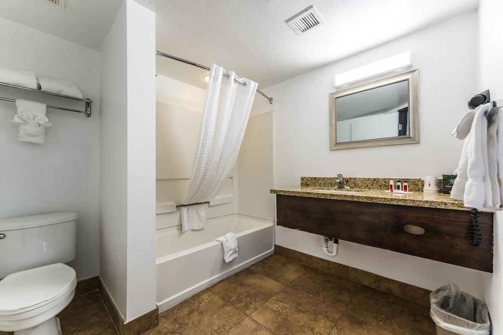 Metro Chandler Extended Stay photo 44