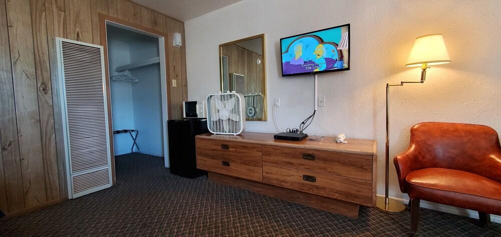 Budget Inn photo 43
