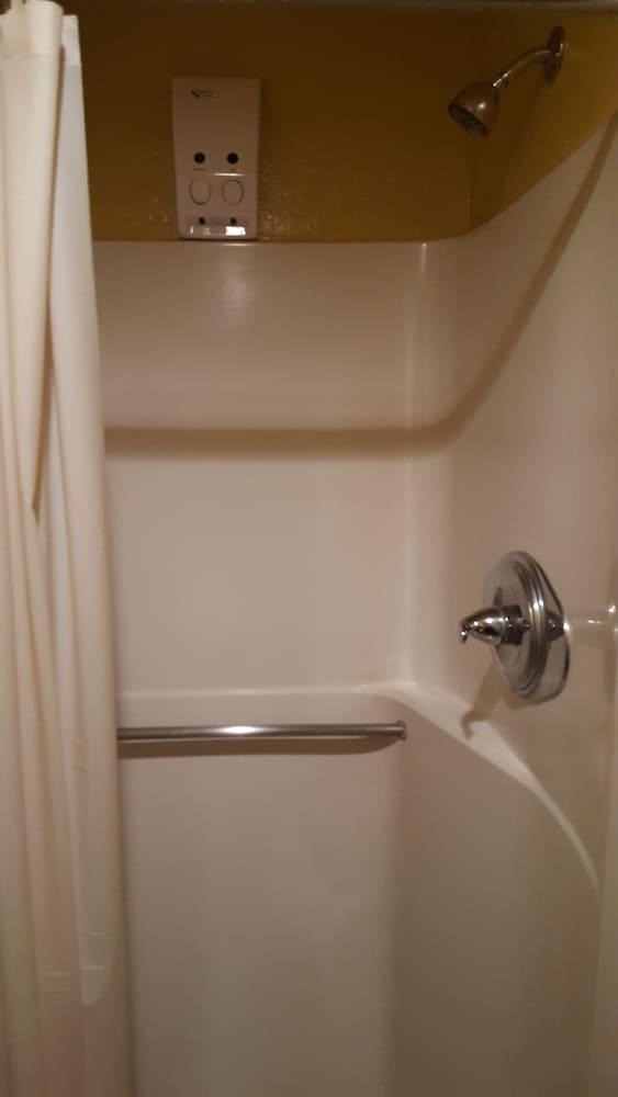 Earth Inn Motel photo 25