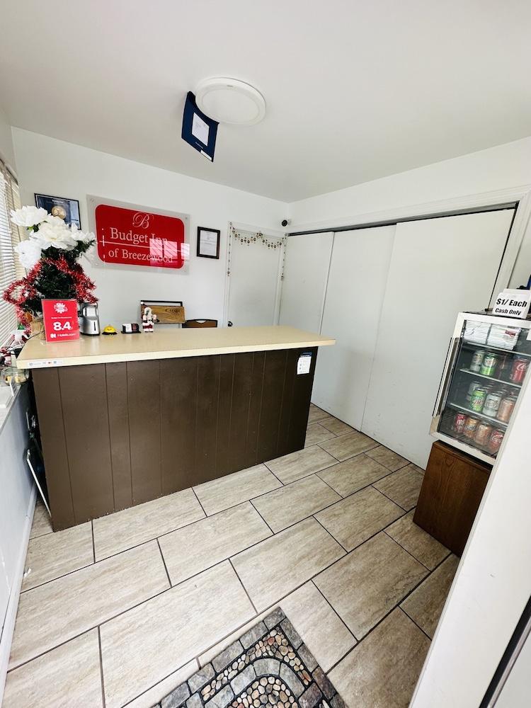 Budget Inn Breezewood photo 2
