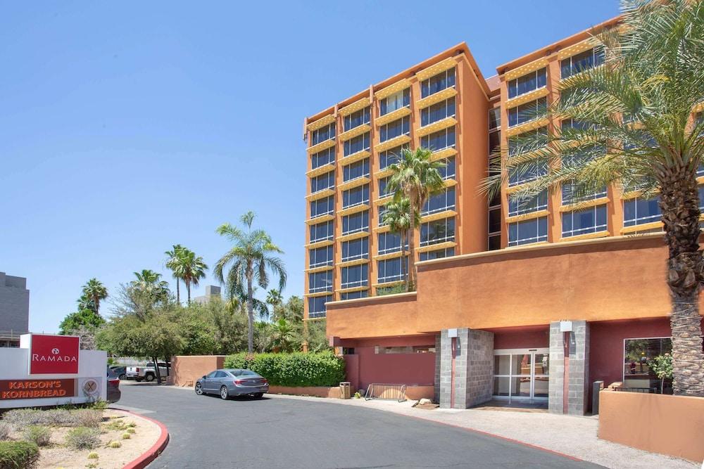 Holiday Inn Express & Suites Phoenix Midtown by IHG photo 76
