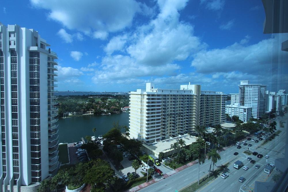 Soleil Apartments at Castle Beach Club photo 1