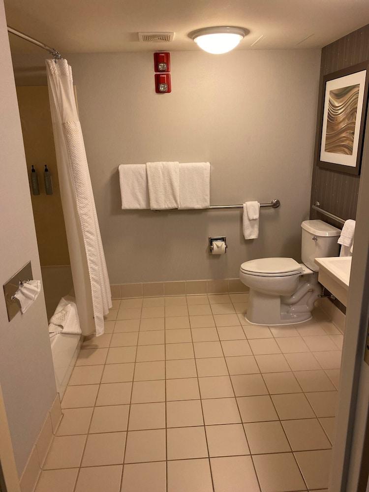 Courtyard by Marriott Raynham photo 24