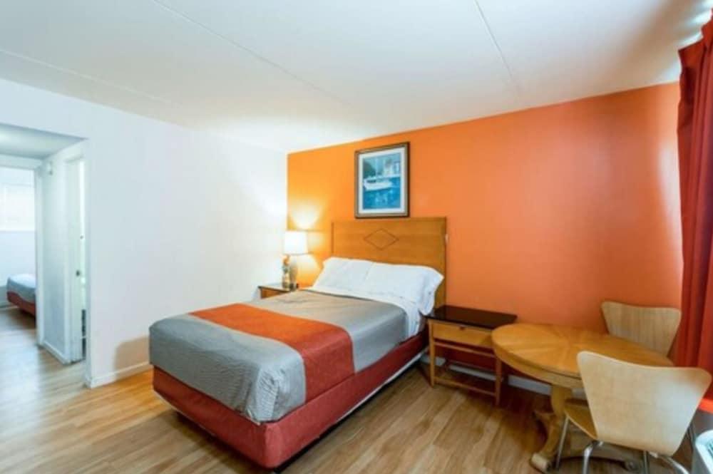 Flamingo Motel photo 23