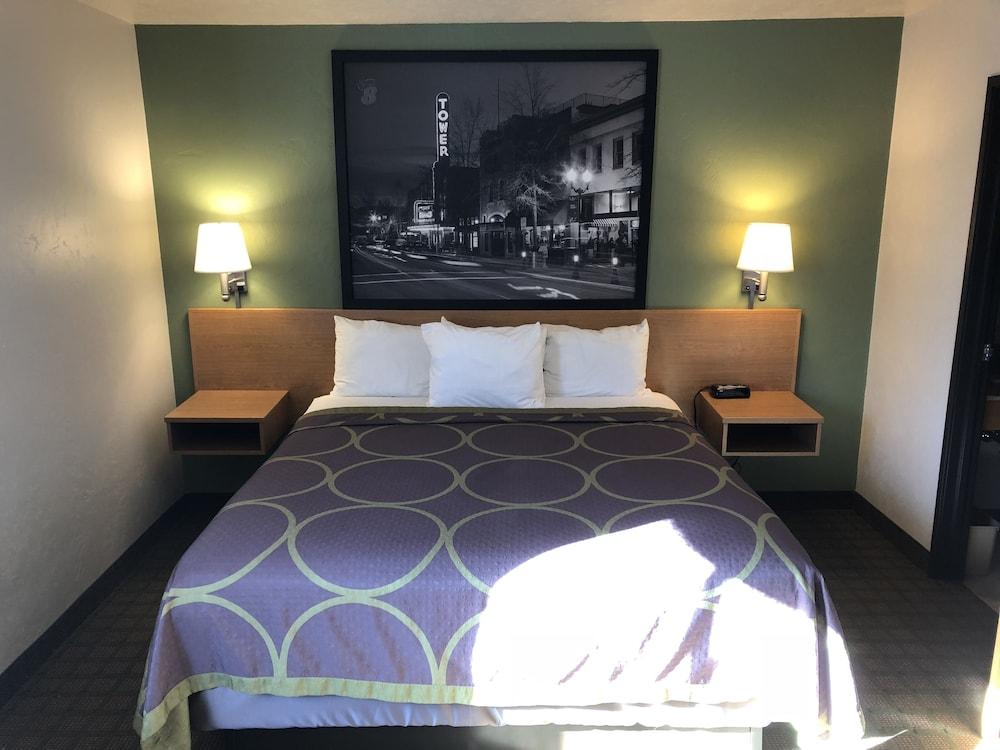 Super 8 by Wyndham Bend photo 12