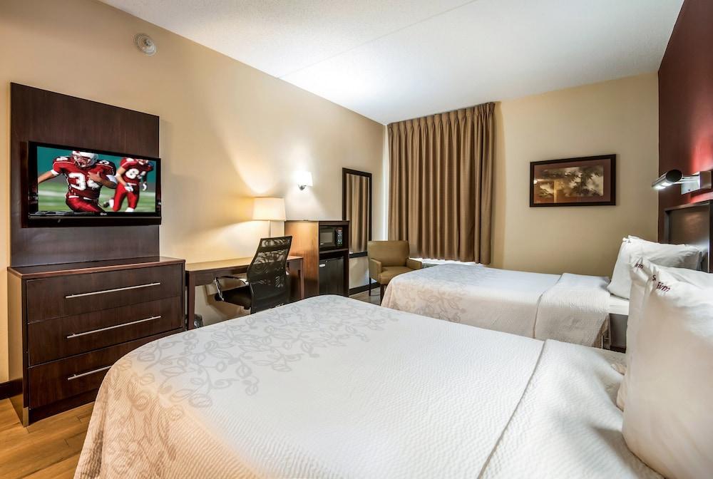 Red Roof Inn PLUS+ Austin South photo 7