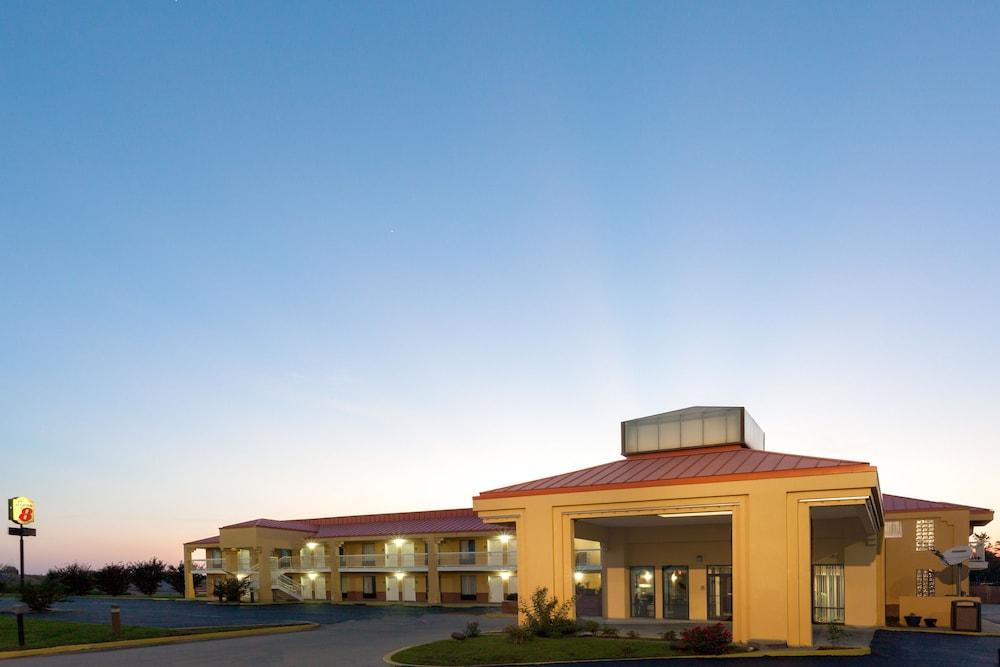 Super 8 by Wyndham Madison/Ridgeland Area photo 32