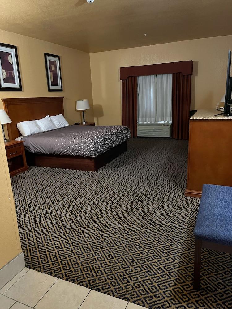 HiWay Inn Express photo 5