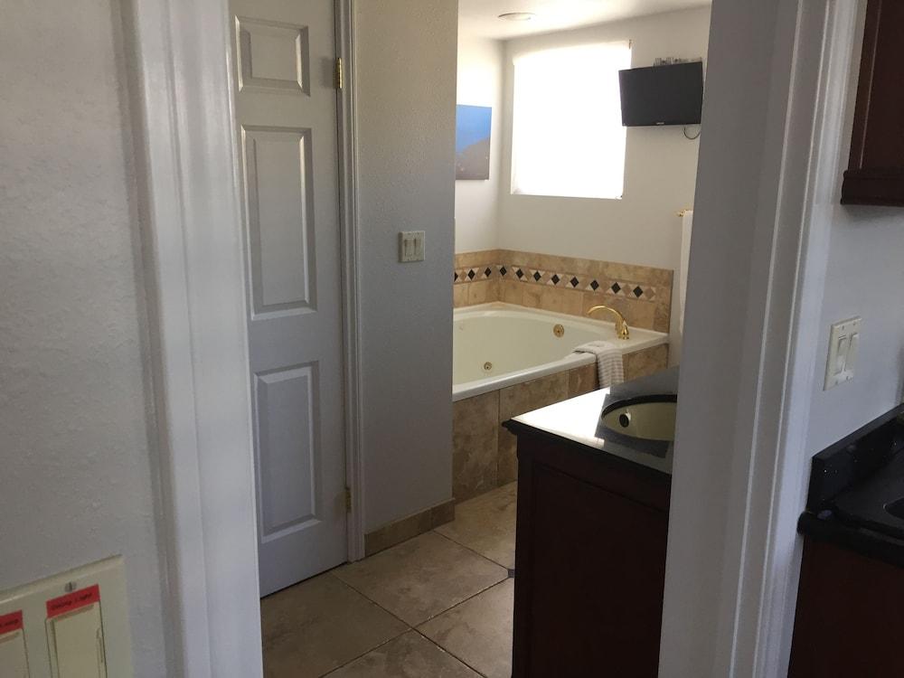 Seacrest Inn photo 100