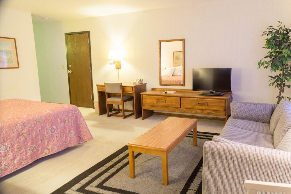 The Ridge Hotel Portage photo 8