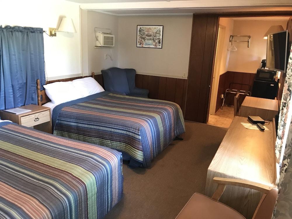 Chamber Lane Motel photo 45