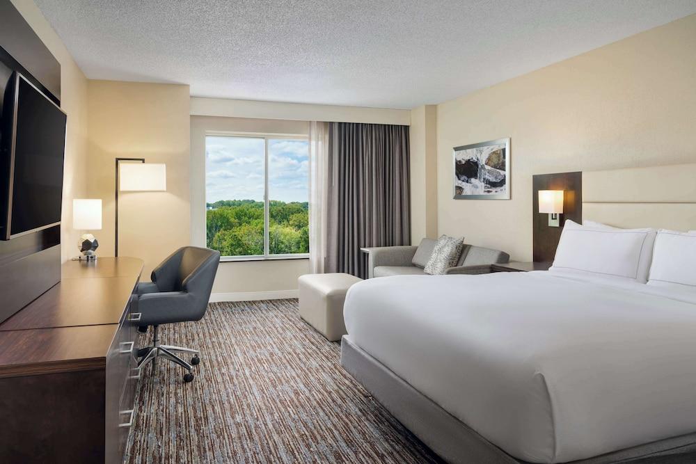 DoubleTree by Hilton Greensboro photo 20