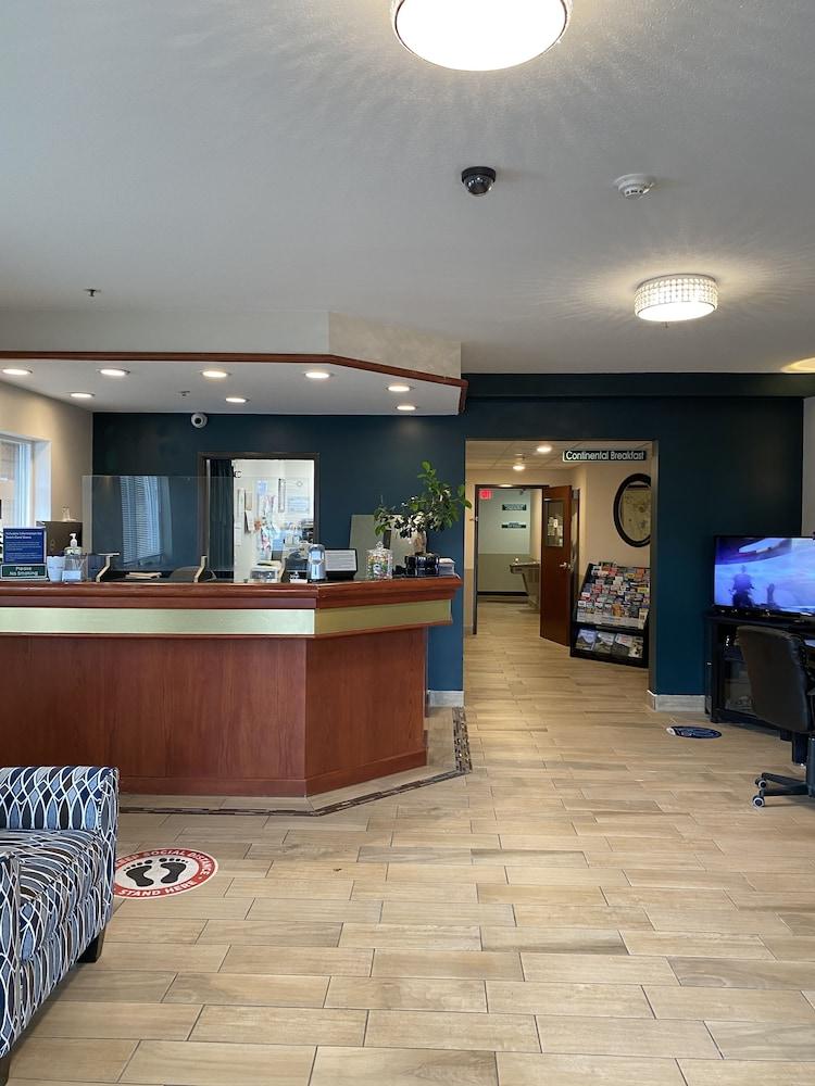 Travelodge Suites by Wyndham Newberg photo 75
