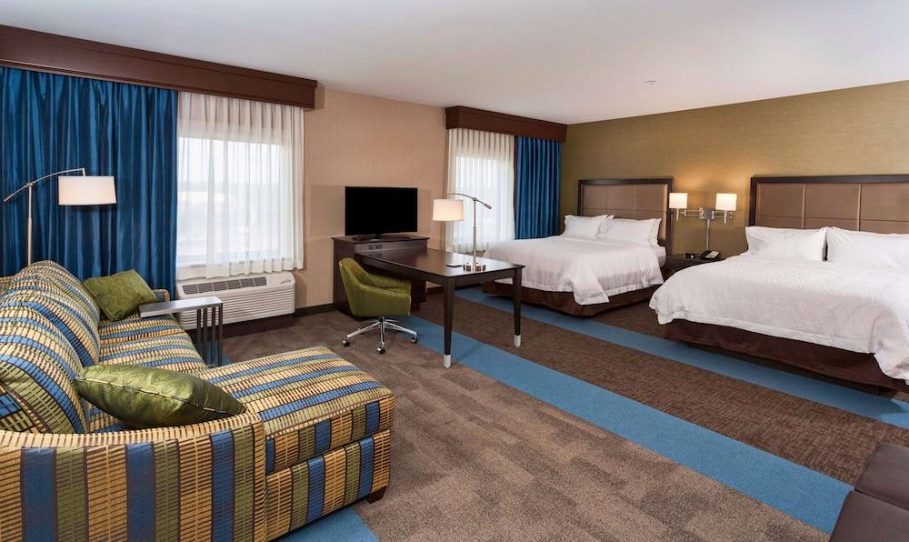 Hampton Inn & Suites Duluth North/Mall Area photo 7