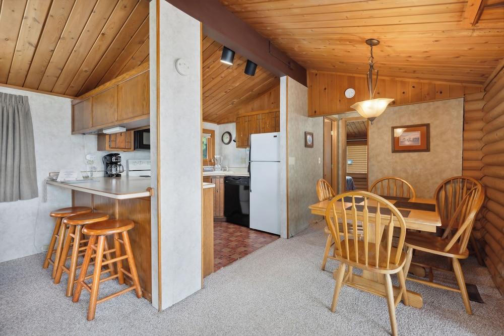 The Lodges at Breezy Point photo 45