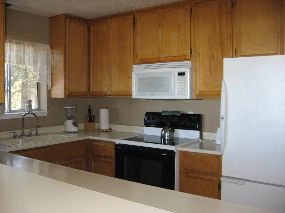 Beachcomber Inn photo 73