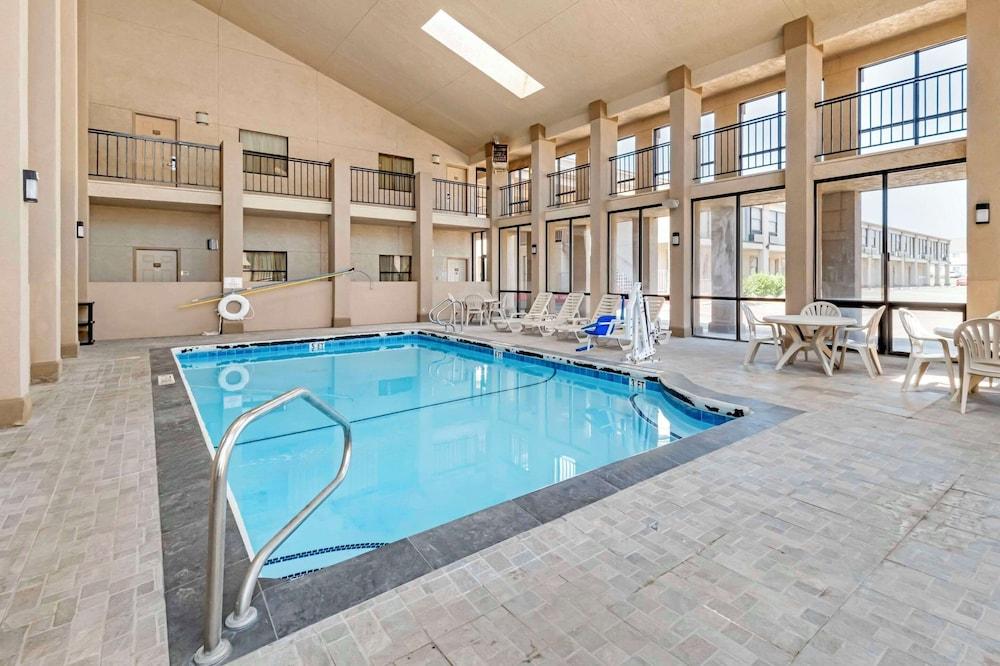 Quality Inn Amarillo West near Medical Center photo 7