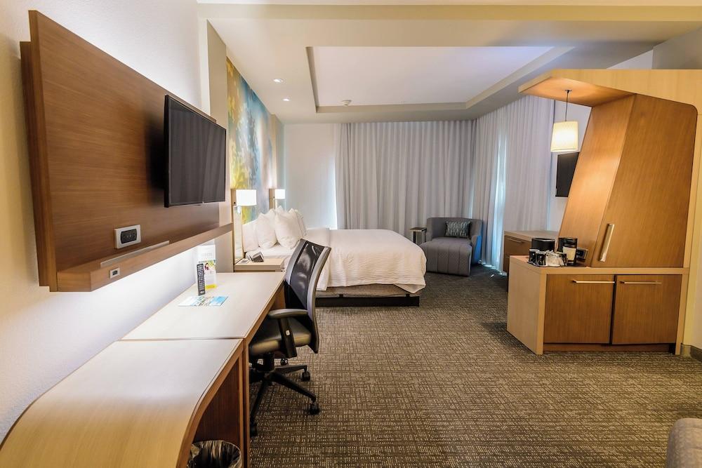 Courtyard by Marriott Lake Jackson photo 10