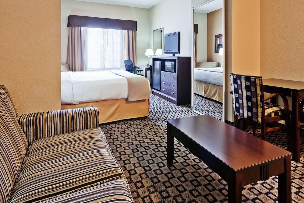 Holiday Inn Express Hotel & Suites Clovis by IHG photo 15