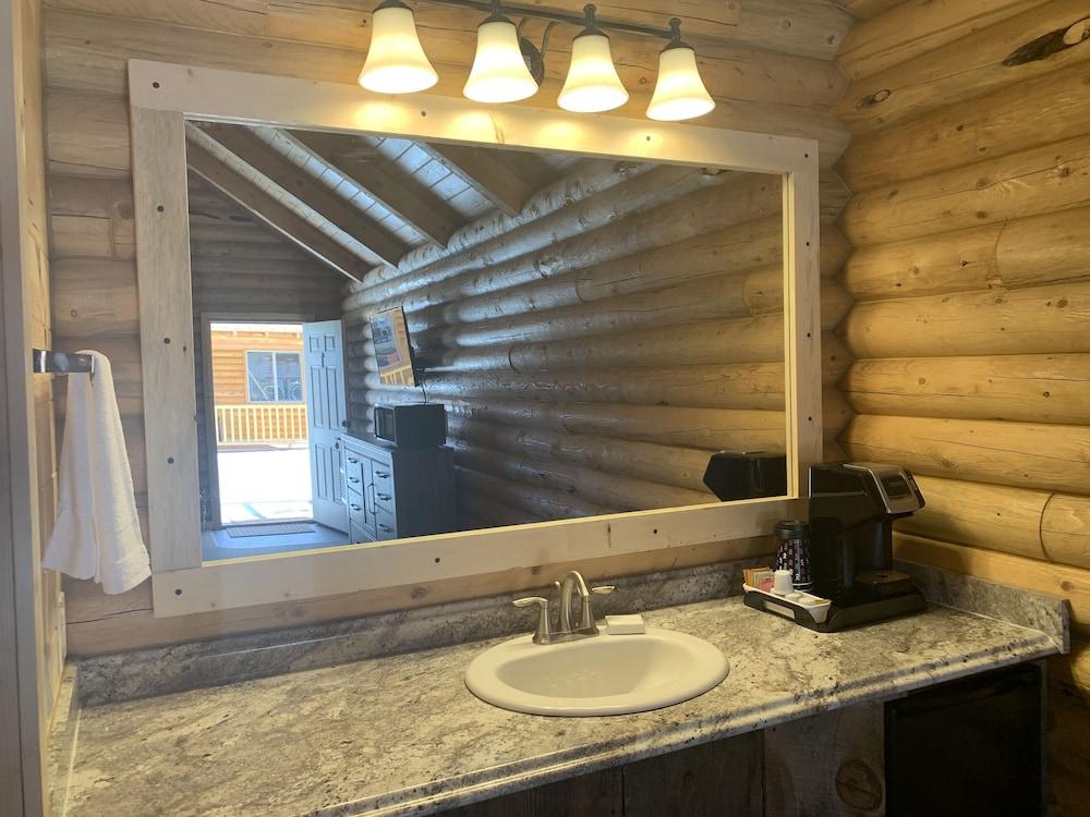 Panguitch Countryside Cabins photo 21