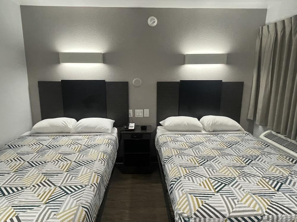 Motel 6 Denton, TX - UNT photo 20