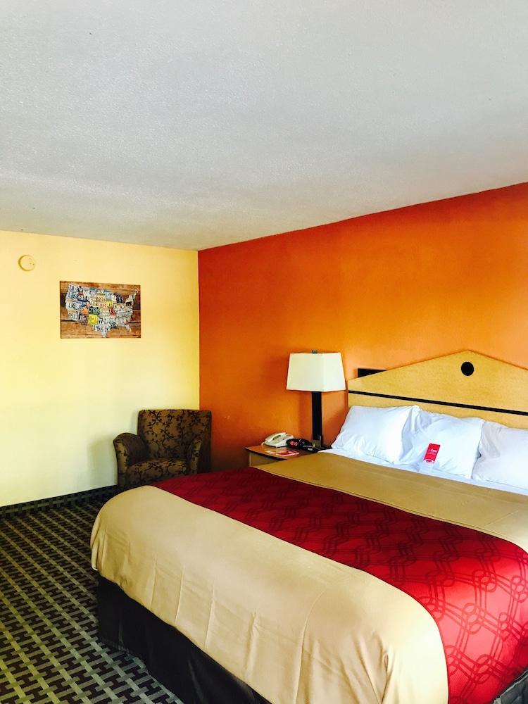 Milan Inn & Suites photo 7
