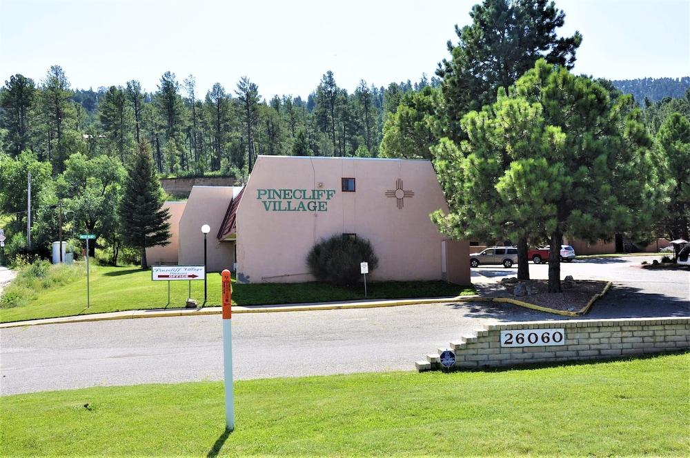 Pinecliff Village photo 3