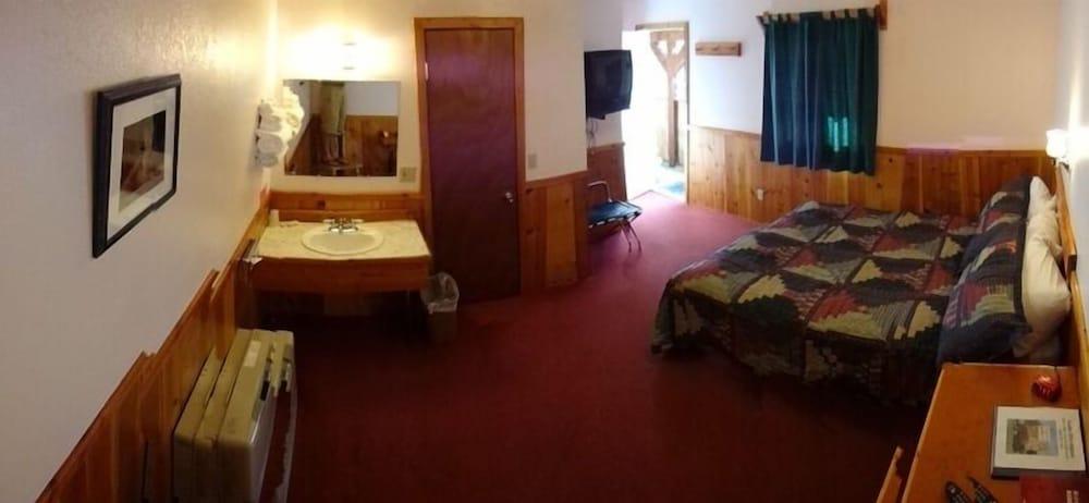 Alpine Motel photo 26