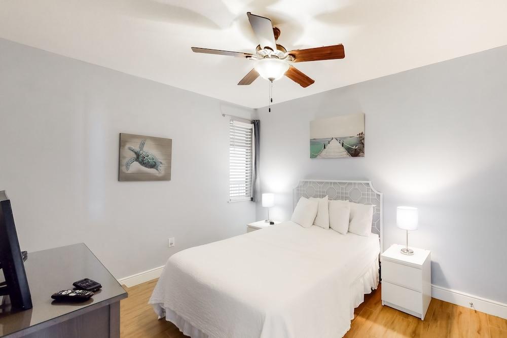 Azure Condominiums photo 63