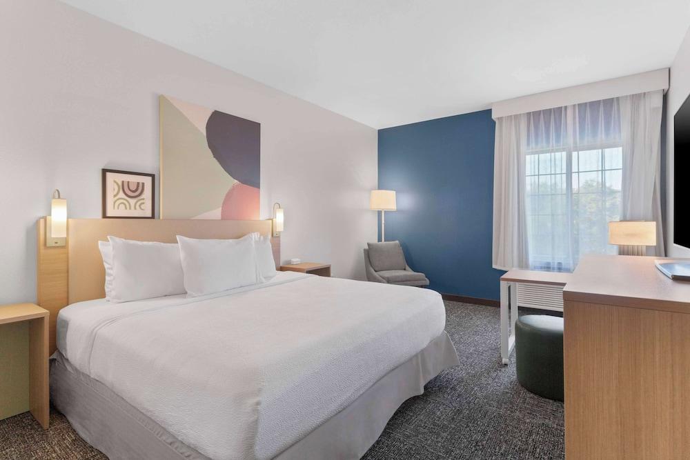 Spark by Hilton San Antonio Dominion photo 10