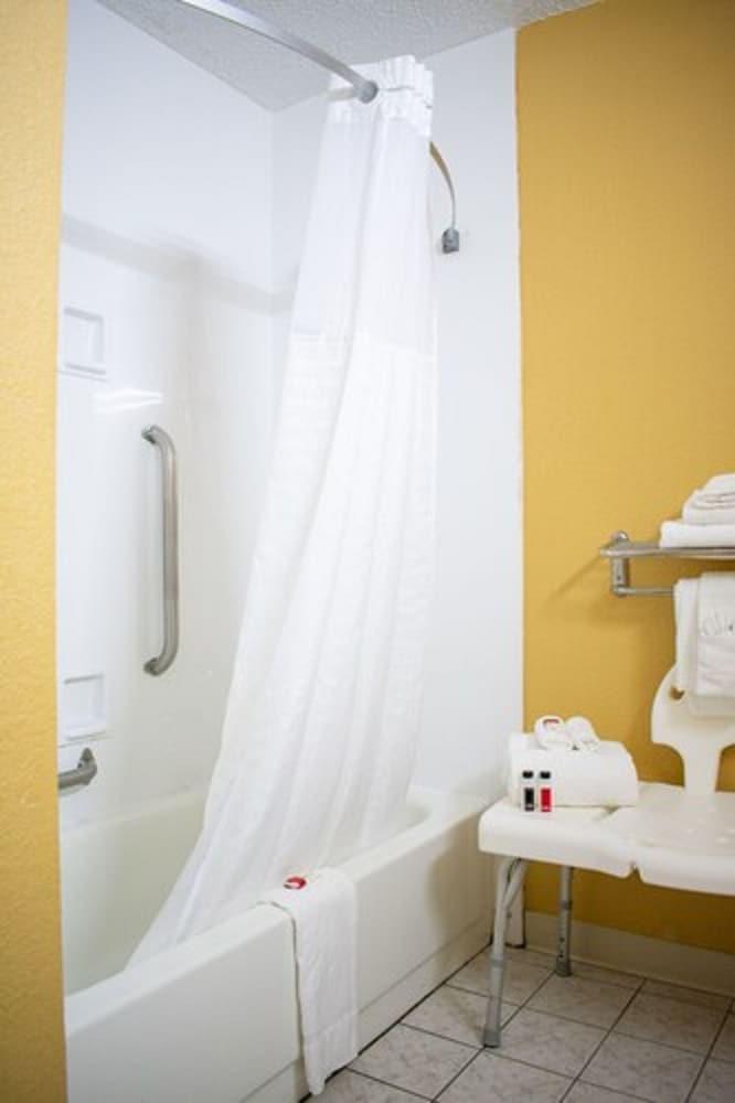 Days Inn by Wyndham Hillsboro TX photo 19
