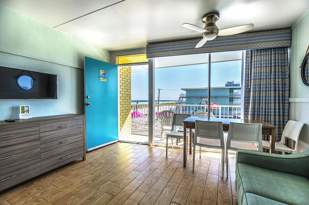 Paradise Oceanfront Resort photo 5