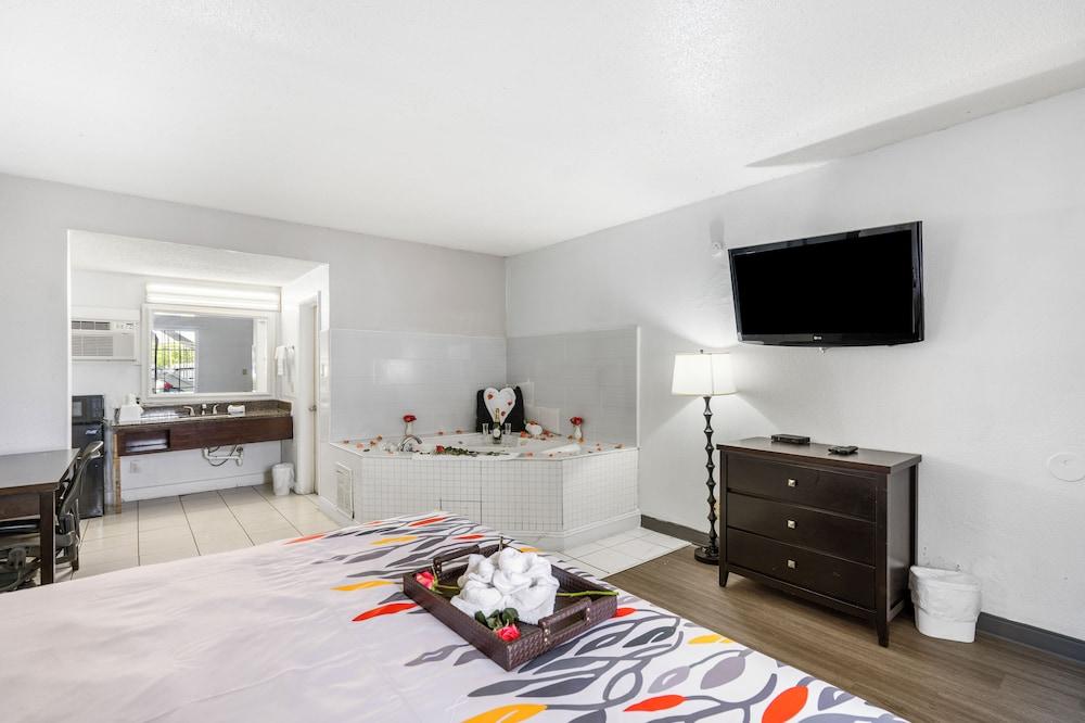 Budgetel Inn and Suite photo 6