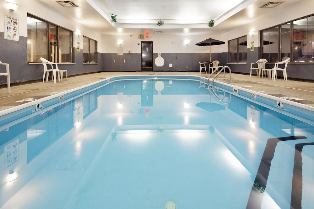 Holiday Inn Express & Suites Lancaster by IHG photo 36